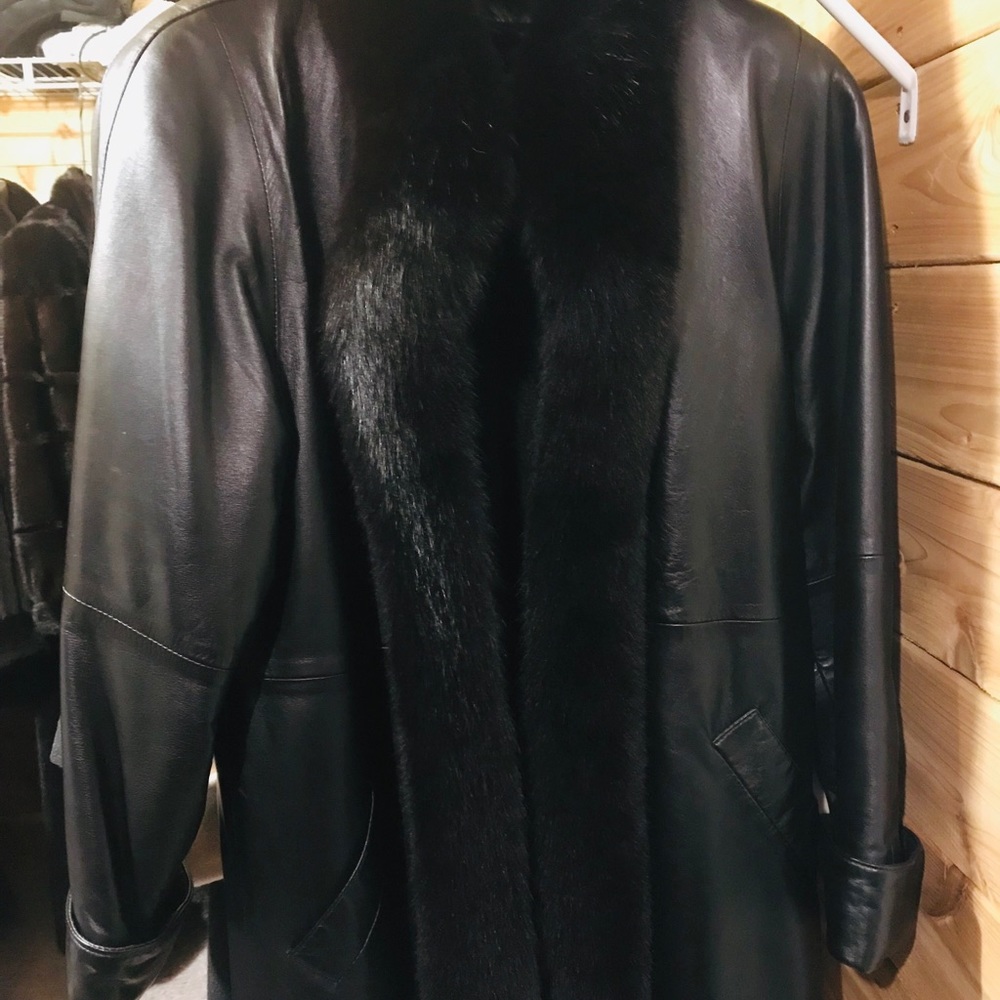 3/4 length Leather jacket With a Fox tuxedo